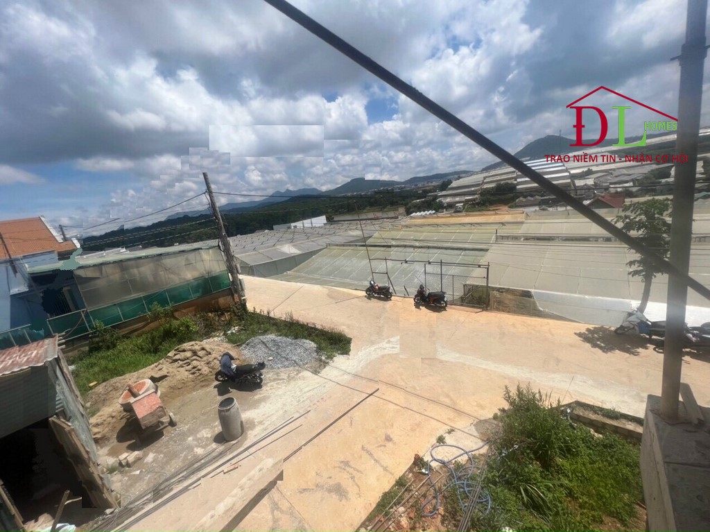 HẠ GIÁ Bán đất hai mặt tiền Nam Hồ Đà Lạt 202m2 thích hợp nghỉ dưỡng
