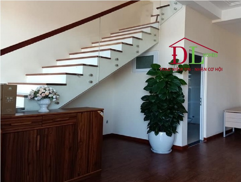 Bán nhà hai mặt tiền Nguyễn Hữu Cảnh Đà Lạt 193m2 thích hợp an cư.