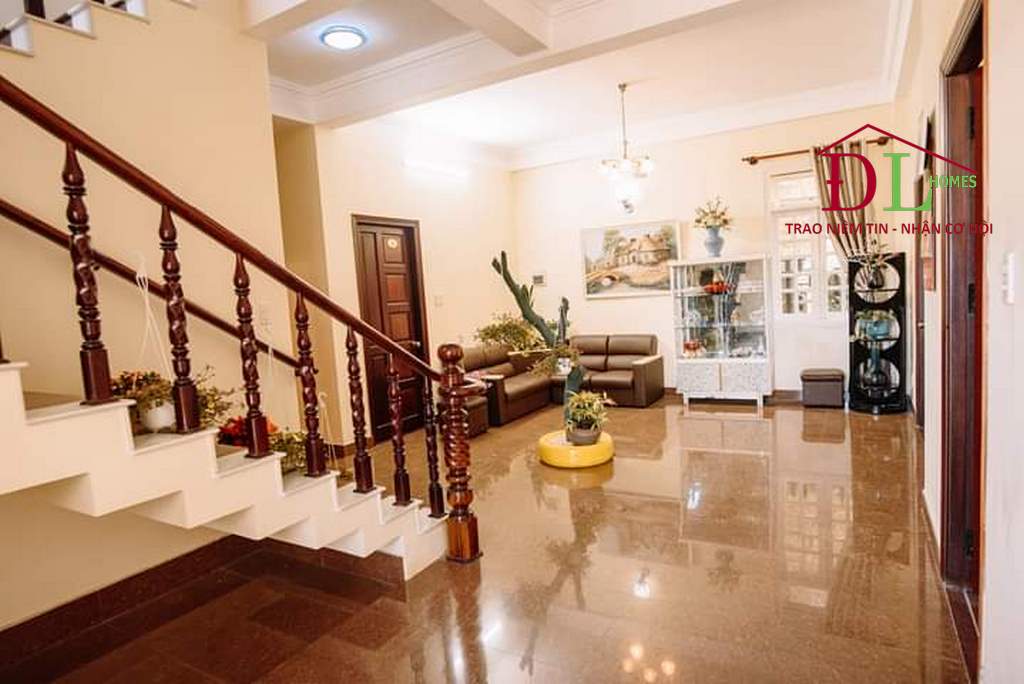 HẠ GIÁ Bán biệt thự sân vườn Vạn Hạnh phường 8 Đà Lạt 647m2 thích hợp an cư