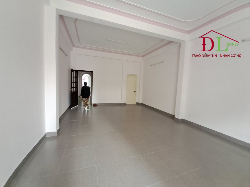 GIẢM MẠNH BÁN GẤP nhà 2 mặt tiền Bà Triệu Phường 4 Đà Lạt ngay trung tâm