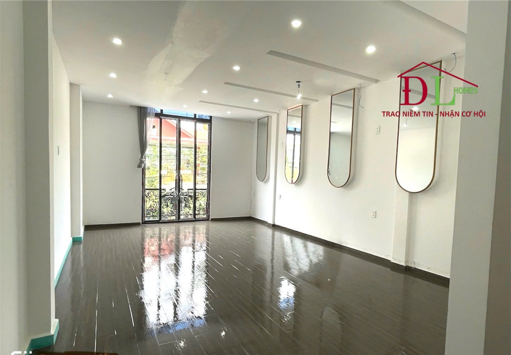 Bán nhà 2 mặt tiền KQH Yersin Phường 9 Đà Lạt cạnh hồ Xuân Hương