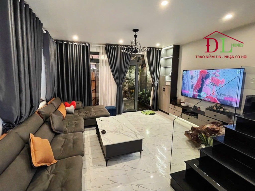 Bán biệt thự 2 mặt tiền hẻm Trần Hưng Đạo phường 10 Đà Lạt