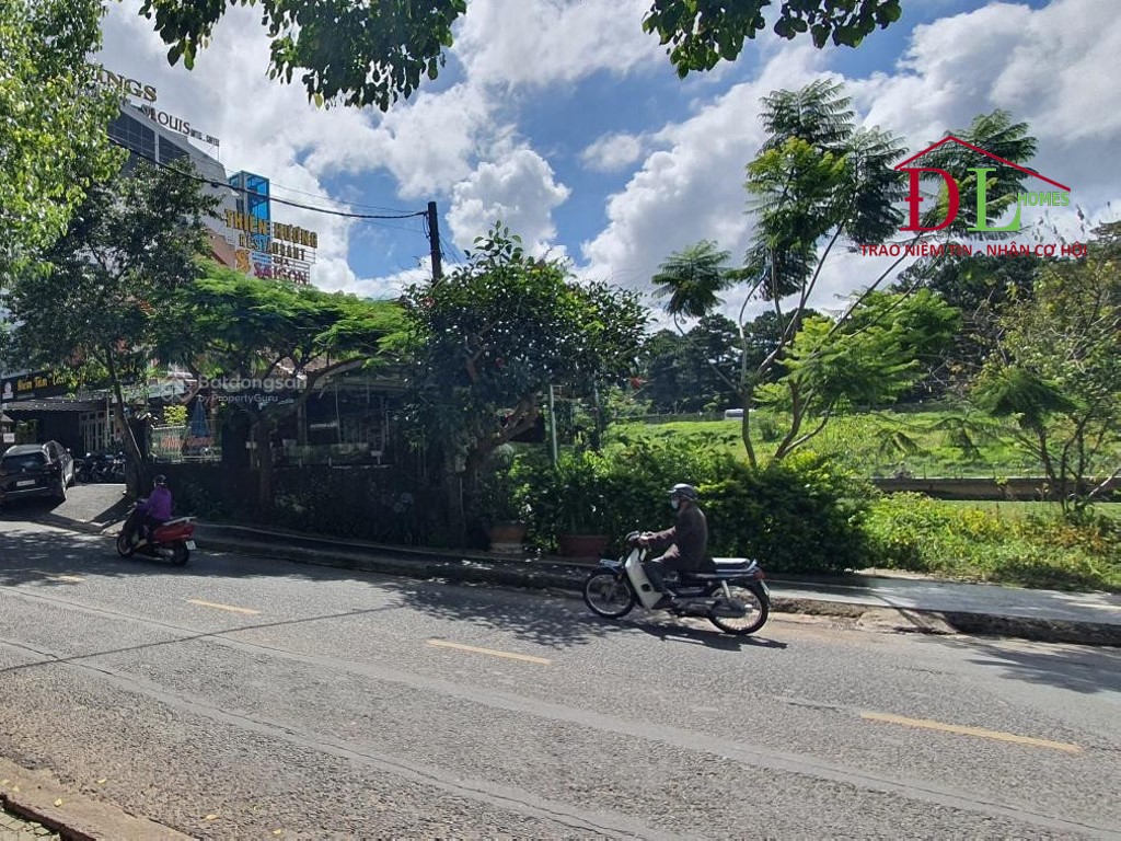 Bán đất mặt tiền Bùi Thị Xuân P2 Đà Lạt view trực diện hồ Xuân Hương