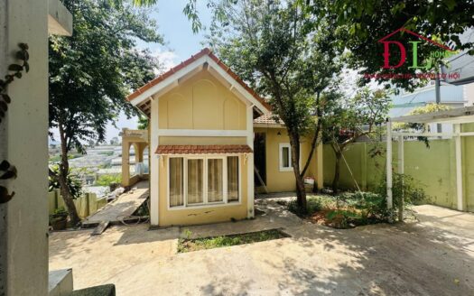 Bán đất tặng nhà cổ Hùng Vương phường 11 Đà Lạt hợp nghỉ dưỡng