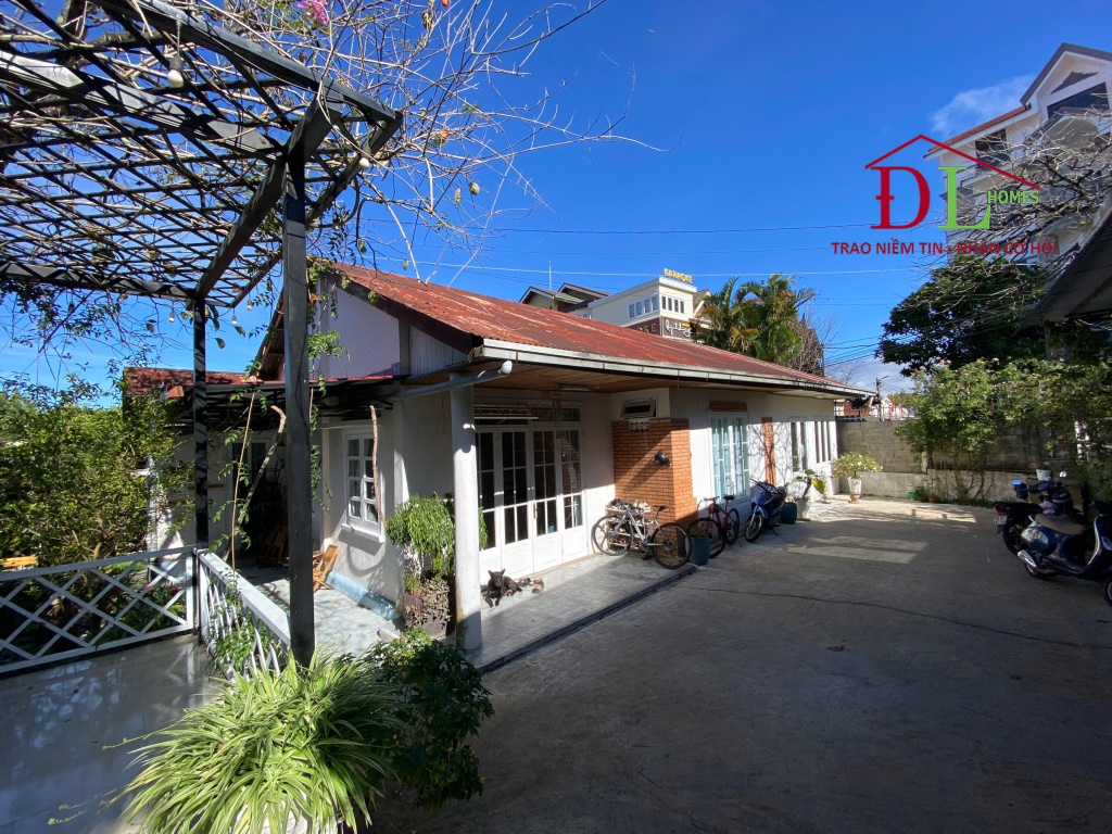 Bán đất 3 mặt tiền Cô Giang Đà Lạt 547m² gần hồ Xuân Hương hội tụ nhiều biệt thự Pháp cổ