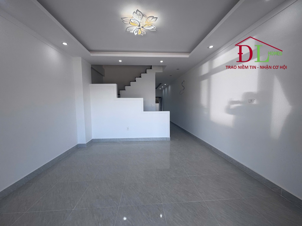 Bán nhà Nguyễn Hoàng Phường 7 Đà Lạt nhà mới tiện an cư