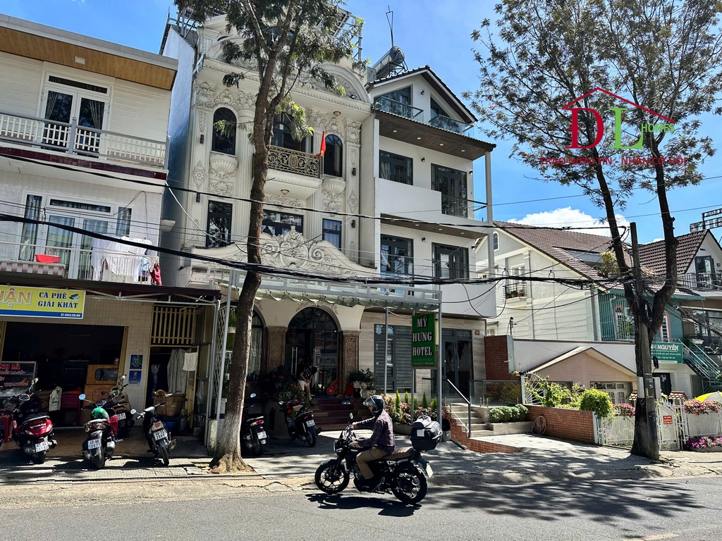 Bán nhà mặt tiền Yersin phường 10 Đà Lạt vị trí kinh doanh đắc địa , cách Hồ Xuân Hương chỉ 3p thuận tiện kinh doanh đa nghành nghề .