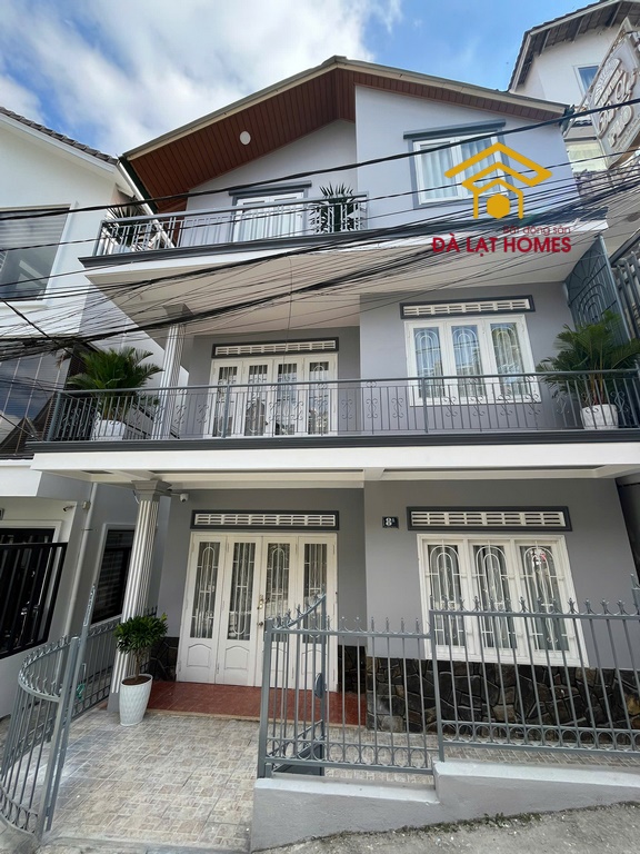 Bán nhà Pasteur trung tâm Đà Lạt, view thoáng thích hợp an cư, cho thuê