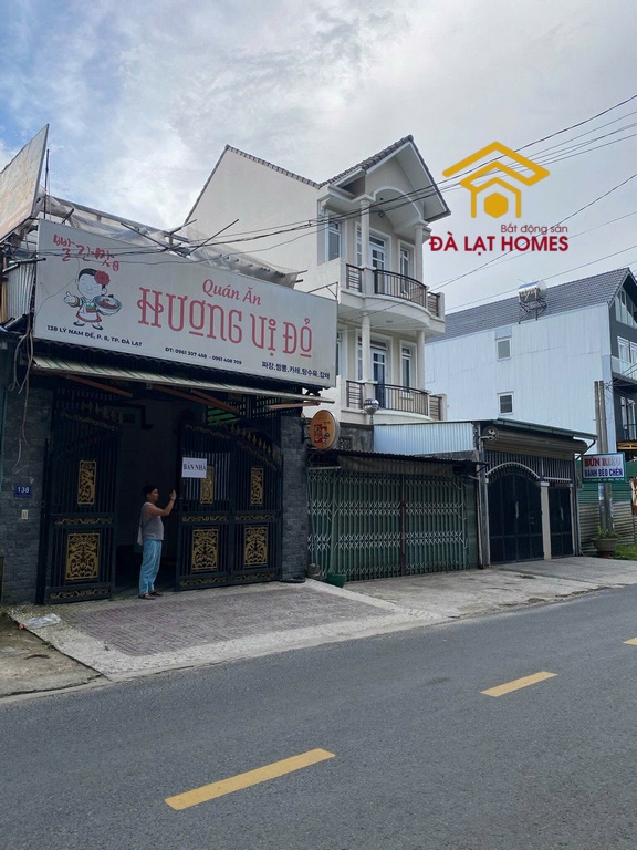 Bán nhà Lý Nam Đế Đà Lạt, mặt tiền view thoáng thích hợp an cư, kinh doanh.