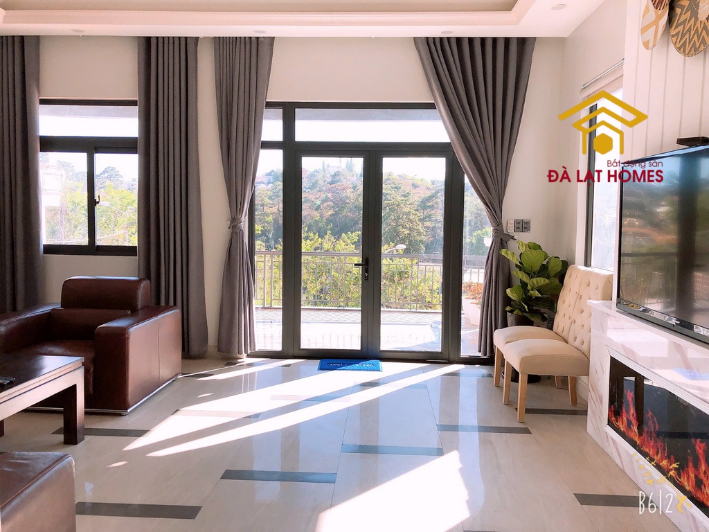 Bán biệt thự Hoàng Diệu trung tâm Đà Lạt, view rừng thông và suối, gần bệnh viện Tỉnh