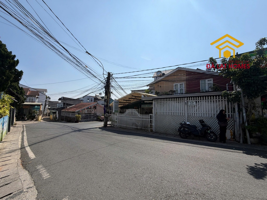Bán nhà mặt tiền Ngô Thì Nhậm Đà Lạt, view thoáng thích hợp an cư, kinh doanh