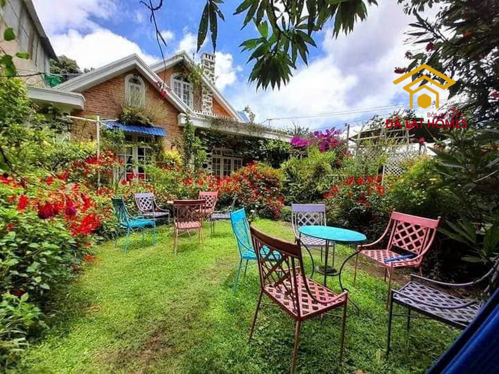 Bán biệt thự Đống Đa trung tâm Đà Lạt, sân vườn view đồi núi thoáng mát thích hợp an cư, kinh doanh lưu trú nghỉ dưỡng