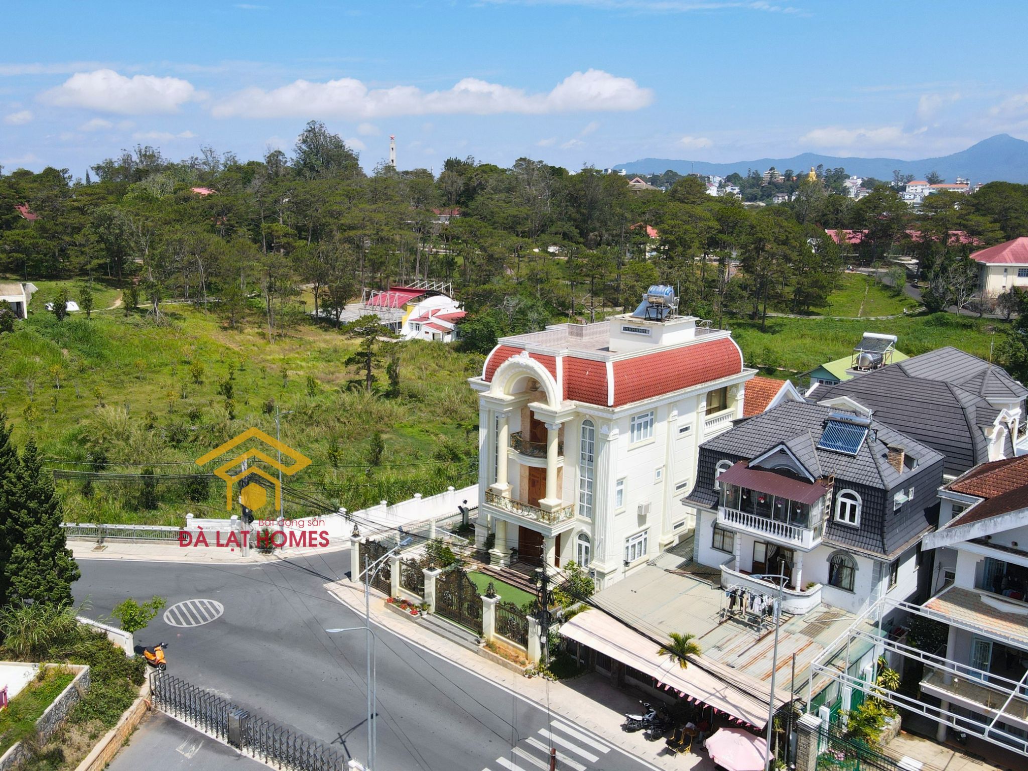 Dịch Vụ Quay Flycam Bất Động Sản Đà Lạt Chuyên Nghiệp 3 Biệt thự Khu dân cư Đồi Trà